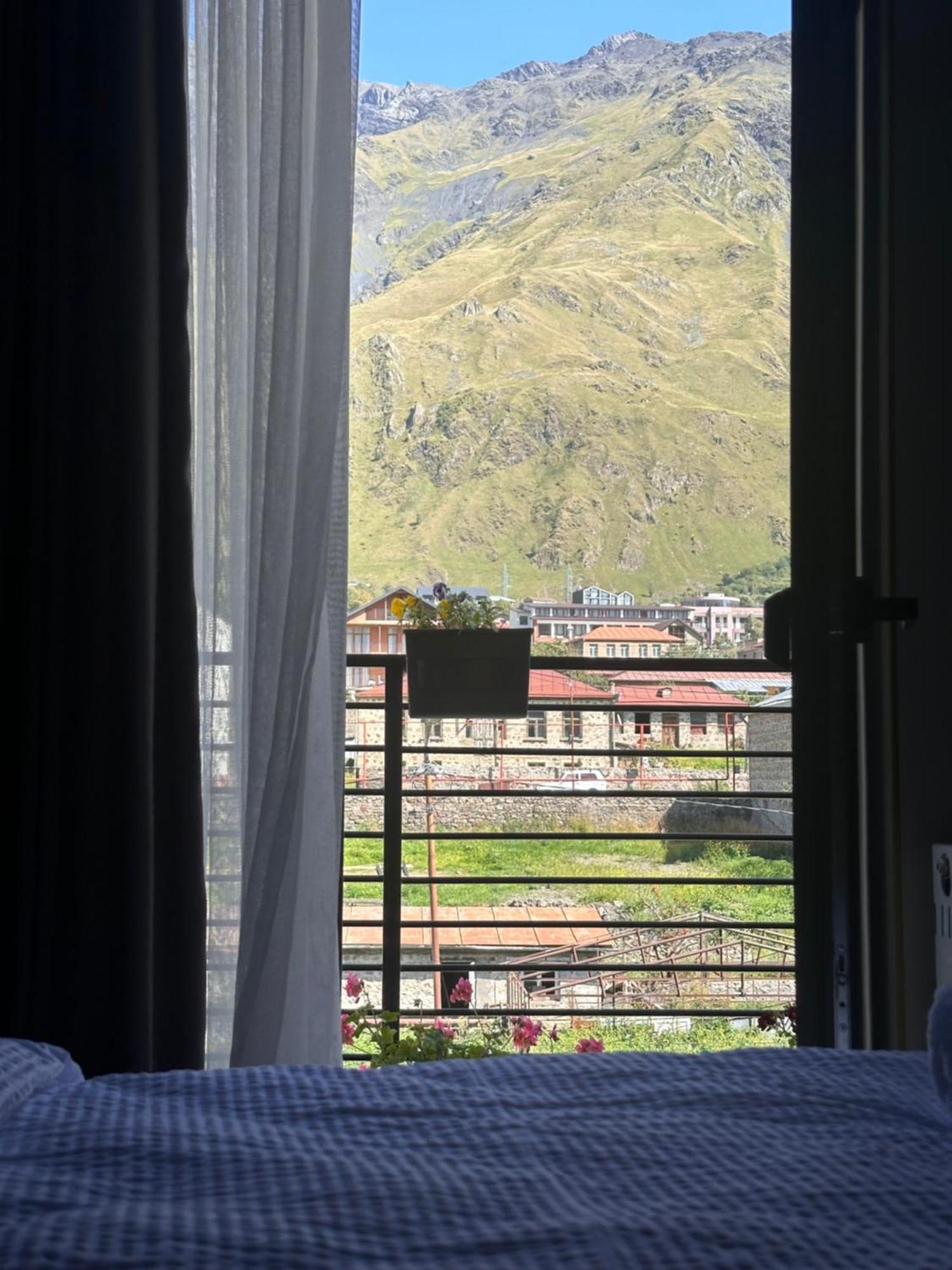 Hotel Mountime Kazbegi Exterior foto