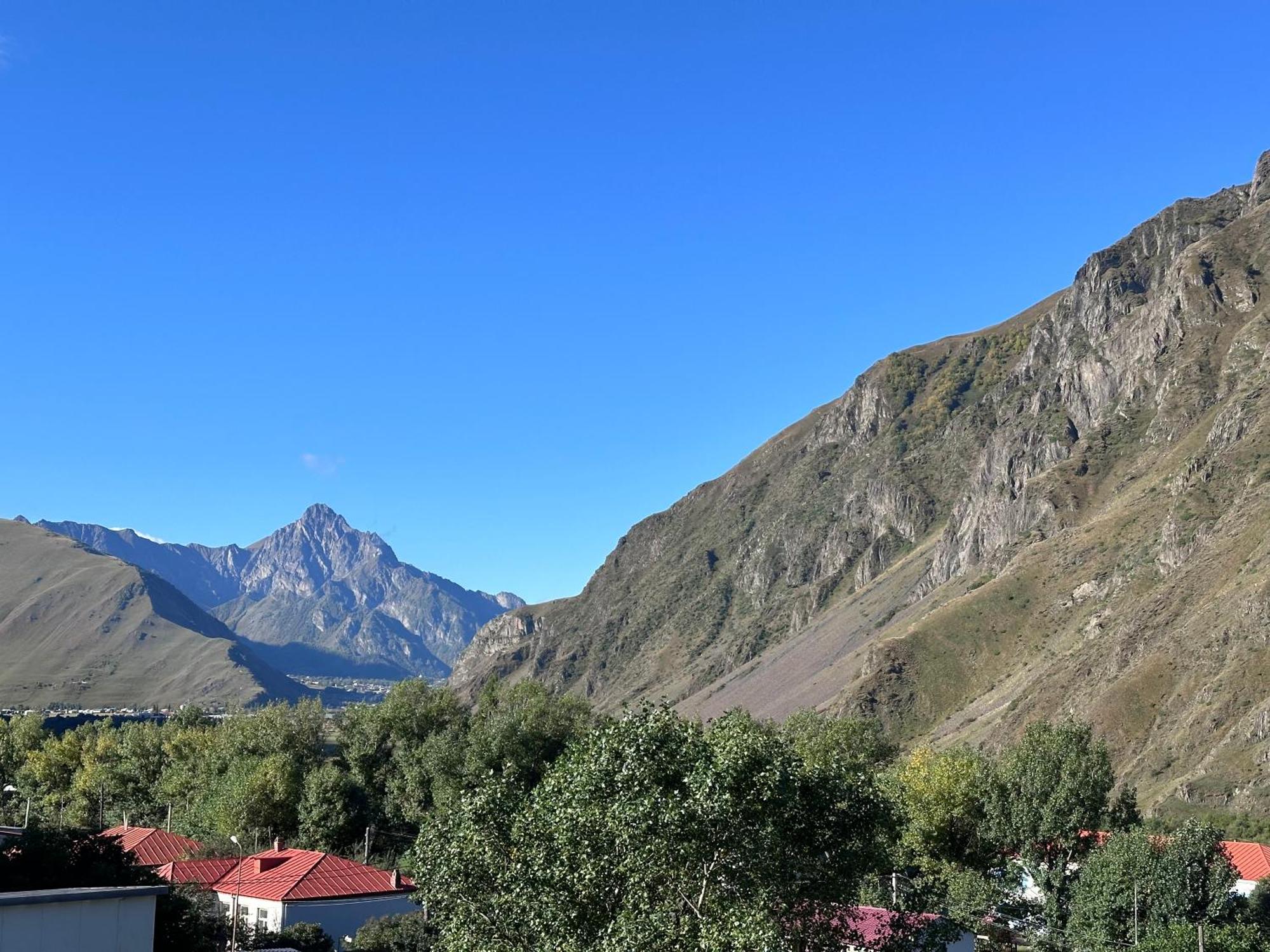 Hotel Mountime Kazbegi Exterior foto